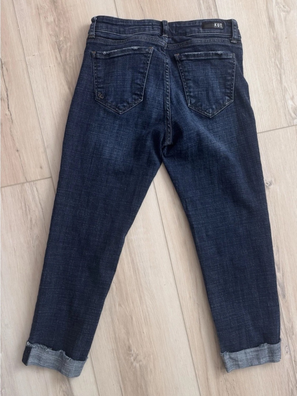 KUT Fron The Kloth Women’s Amy Crop Straight Leg Jeans. Size 4